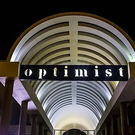 Hotel Optimist